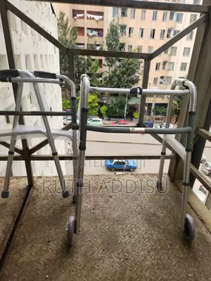 Photo - Walker瓶頸walker之間medical Walker豐盛walker輕鬆medical Walker New