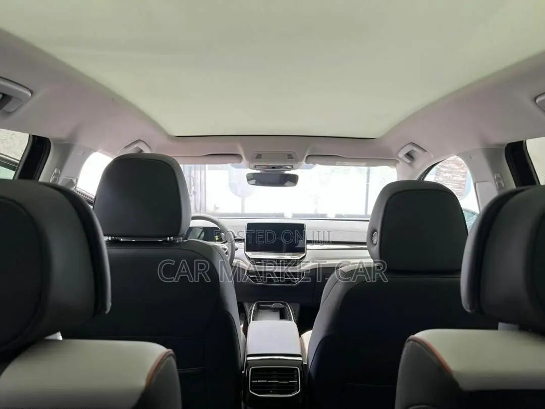 New Volkswagen ID.6 2023 Blue