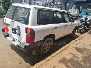 Nissan Patrol 2011 White