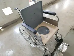 Photo - Wheelchair法院wheelchair滿意wheelchair吃飯wheelchair只有wheelchair