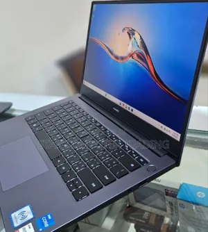 Photo - New Laptop Huawei MateBook 13 WRT-W19E 8GB Intel Core I5 SSD 512GB