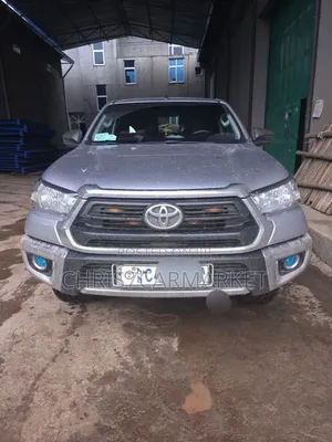 Photo - Toyota Hilux Revo Double Cab Deisel 2.4 RWD 2021 Silver