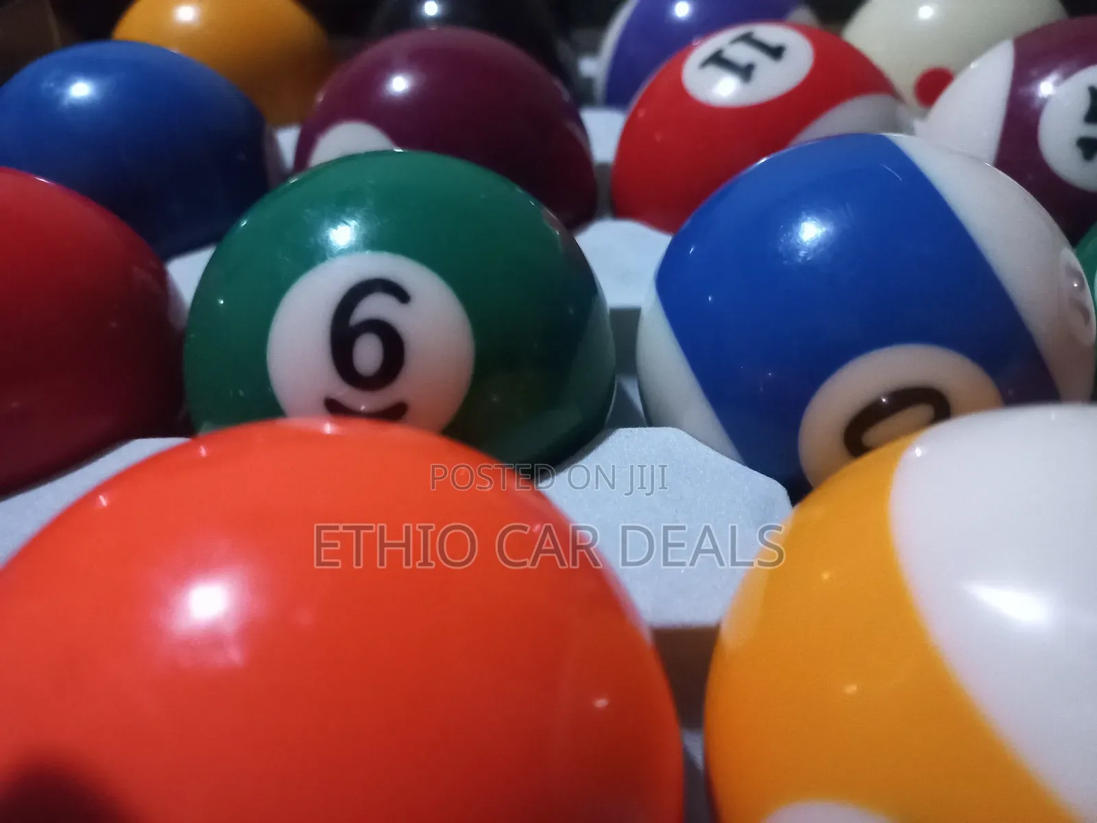 Billiard Cue Ball With Master Chalk – Brand New