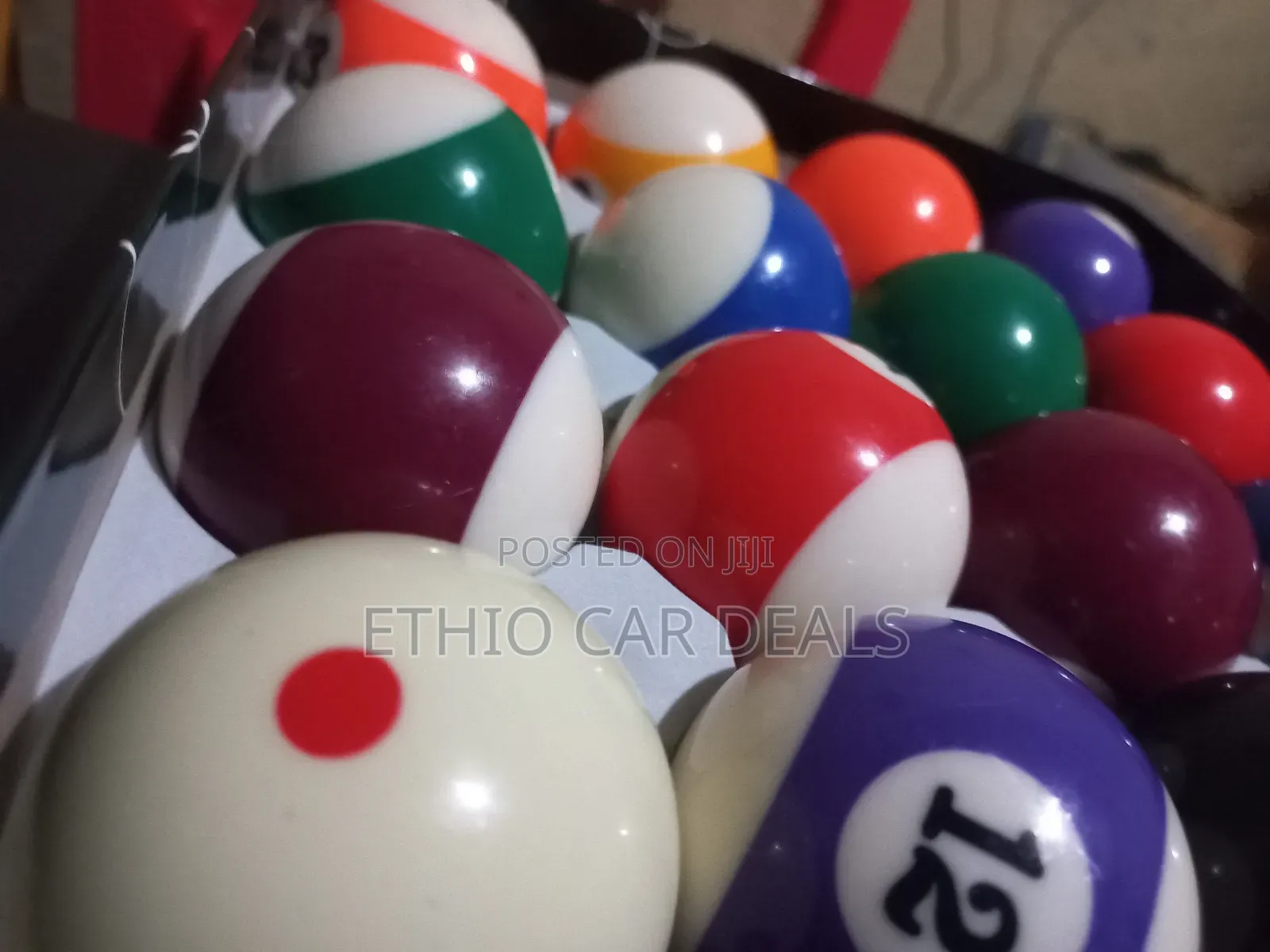 Billiard Cue Ball With Master Chalk – Brand New