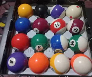 Billiard Cue Ball With Master Chalk – Brand New