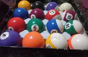 Billiard Cue Ball With Master Chalk – Brand New