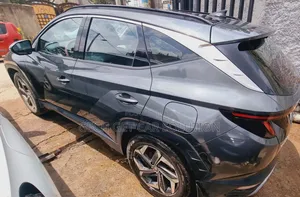 Hyundai Tucson 2022 Green