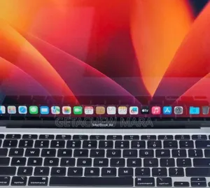 New Laptop Apple MacBook 2020 8GB Intel Core I5 SSD 256GB