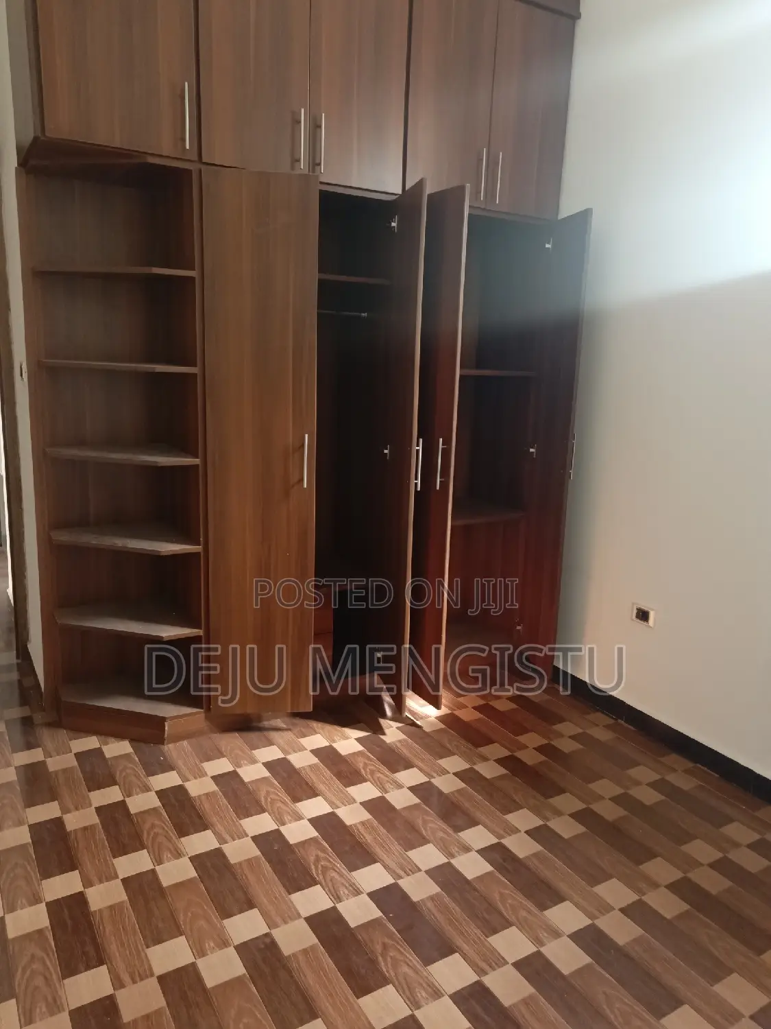 5bdrm Villa in Sebhulut 72, Bole for sale