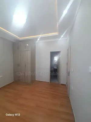 Furnished 9bdrm House in አያት አካባቢ ኮምፋውንድ ውስጥ, Nifas Silk-Lafto for sale