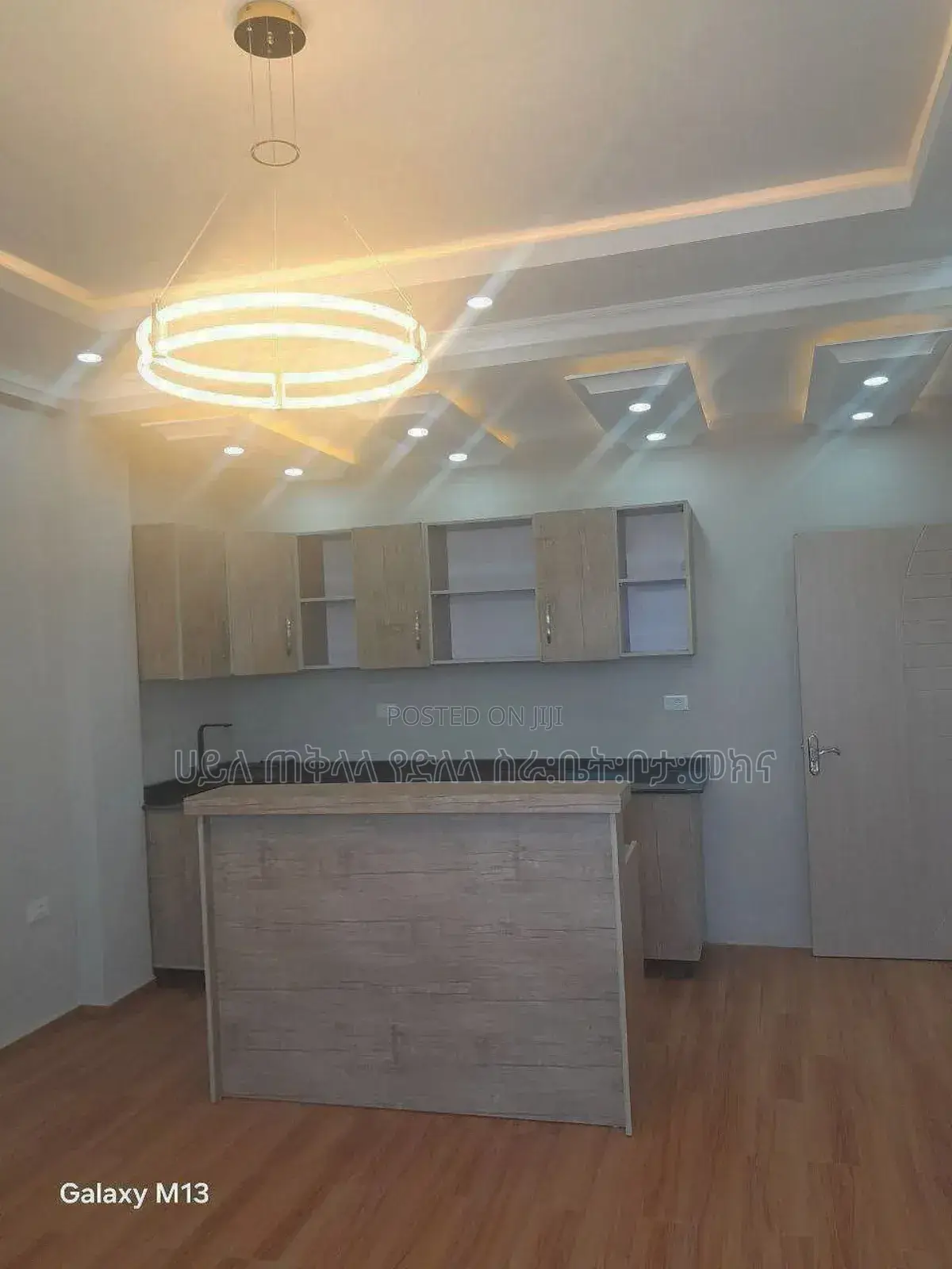 Furnished 9bdrm House in አያት አካባቢ ኮምፋውንድ ውስጥ, Nifas Silk-Lafto for sale
