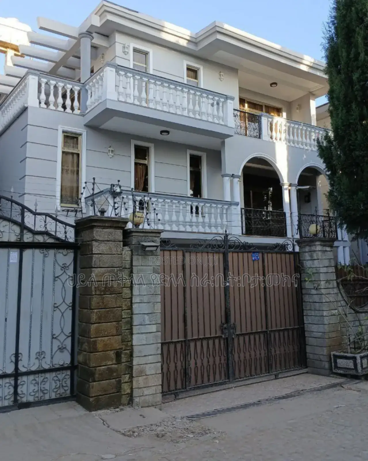 Furnished 8bdrm House in Cmc ባድመ ሠፌር, Yeka for sale