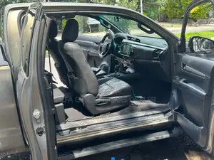 Toyota Hilux 2021 Gray