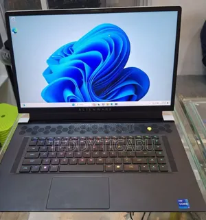 New Laptop Alienware M17x R2 32GB Intel Core I7 SSD 1T