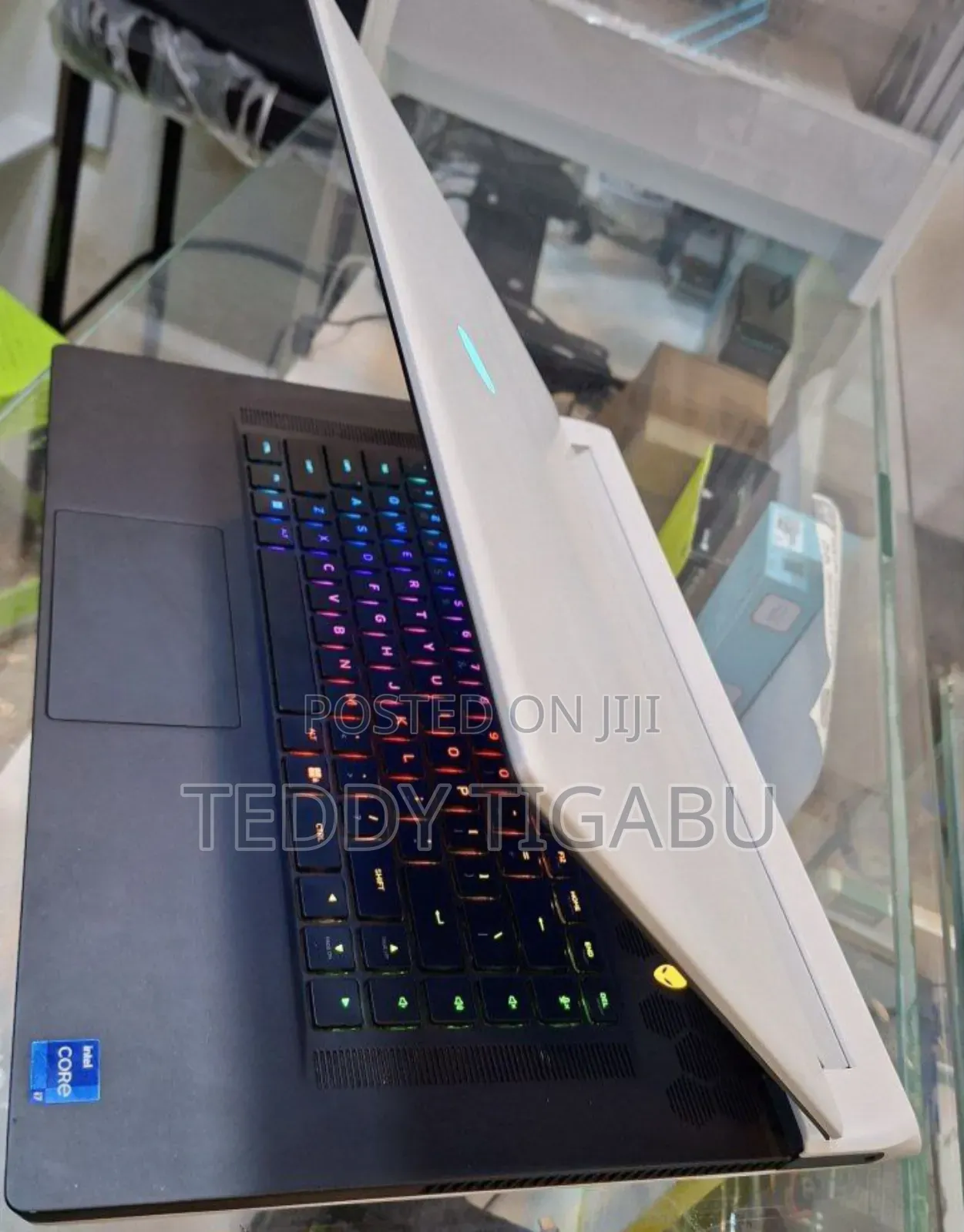 New Laptop Alienware M17x R2 32GB Intel Core I7 SSD 1T