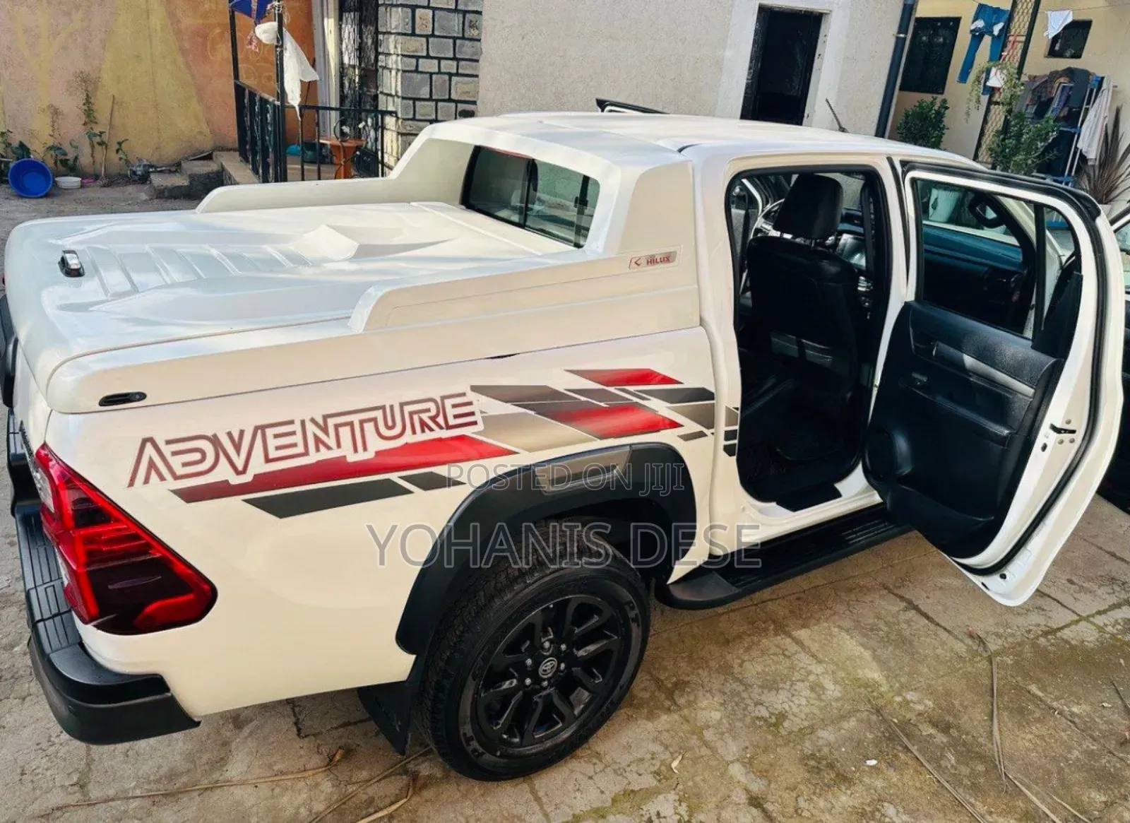 Toyota Hilux 2022 White