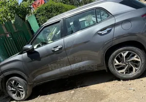Photo - Hyundai Creta 2022 Gray
