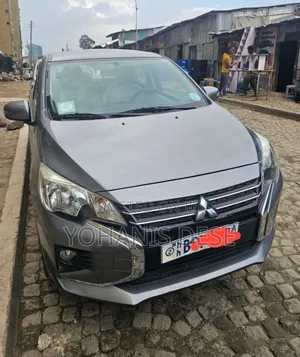 Photo - Mitsubishi Attrage 2021 Gray