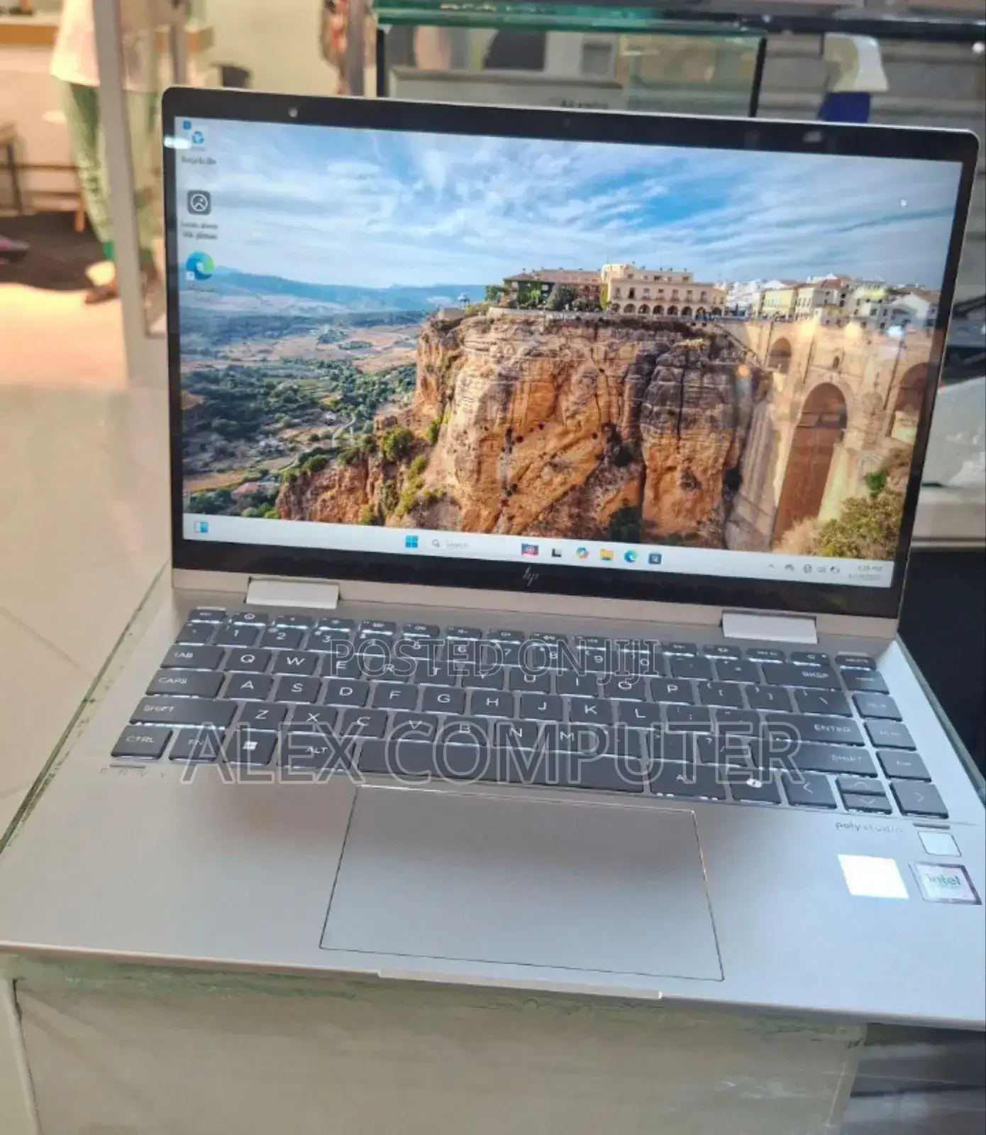 New Laptop HP Envy X360 8GB SSD 512GB