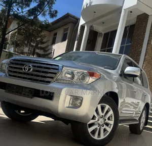 Photo - Toyota Land Cruiser 2014 Silver