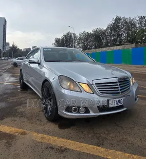 Photo - Mercedes-Benz E250 2012 Silver