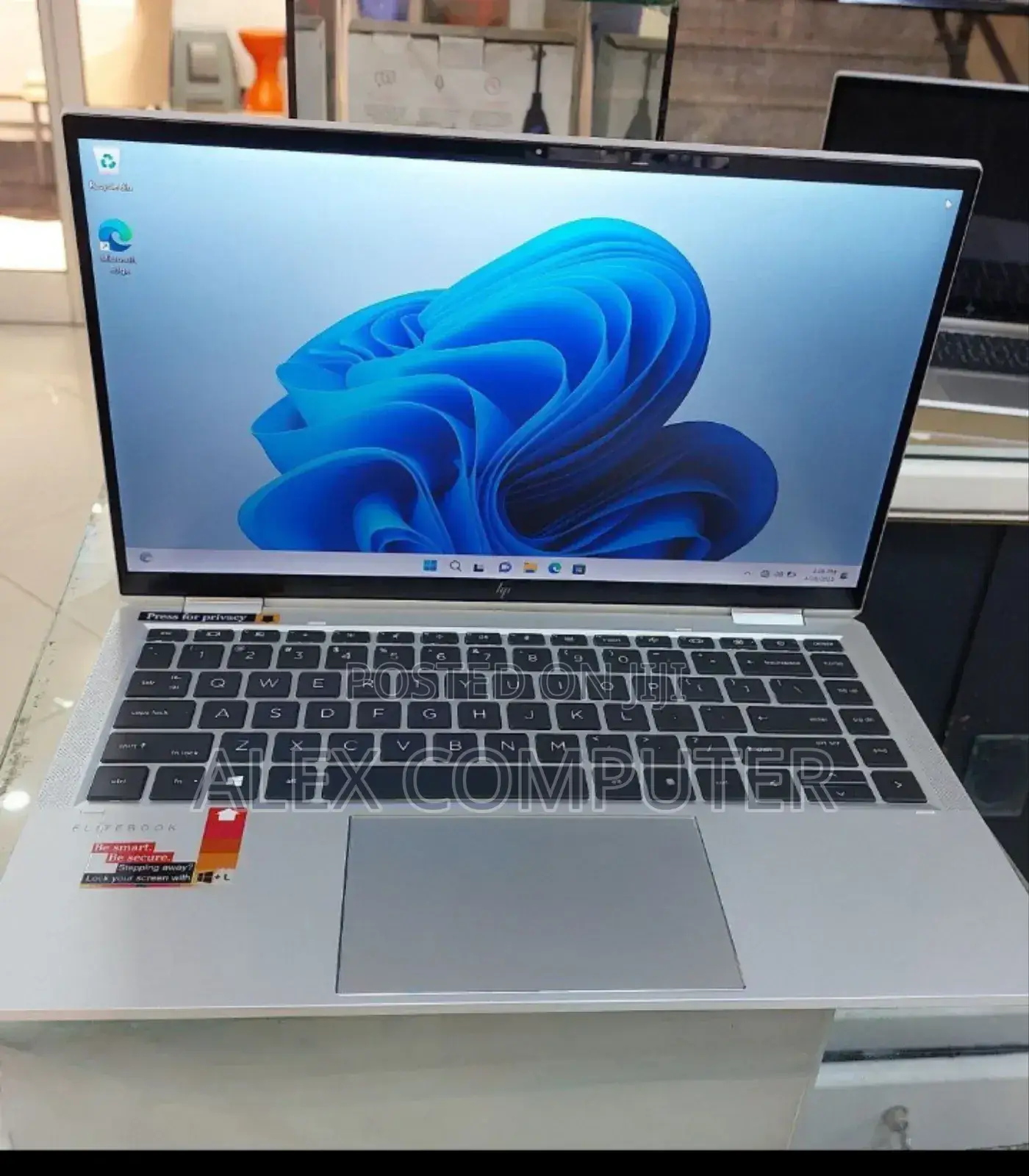 New Laptop HP EliteBook X360 1040 G7 16GB Intel Core I7 SSD 512GB