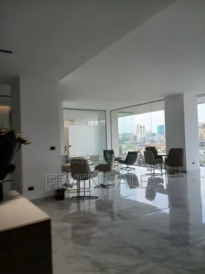 Photo - ቦሌ ላይ በ3ወር የምናስረክባቸዉን የንግድ ሱቆች ይዘንላቹህ መተናል