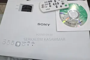 Brand New Sony Projector Model Name VPL-Dx100 W