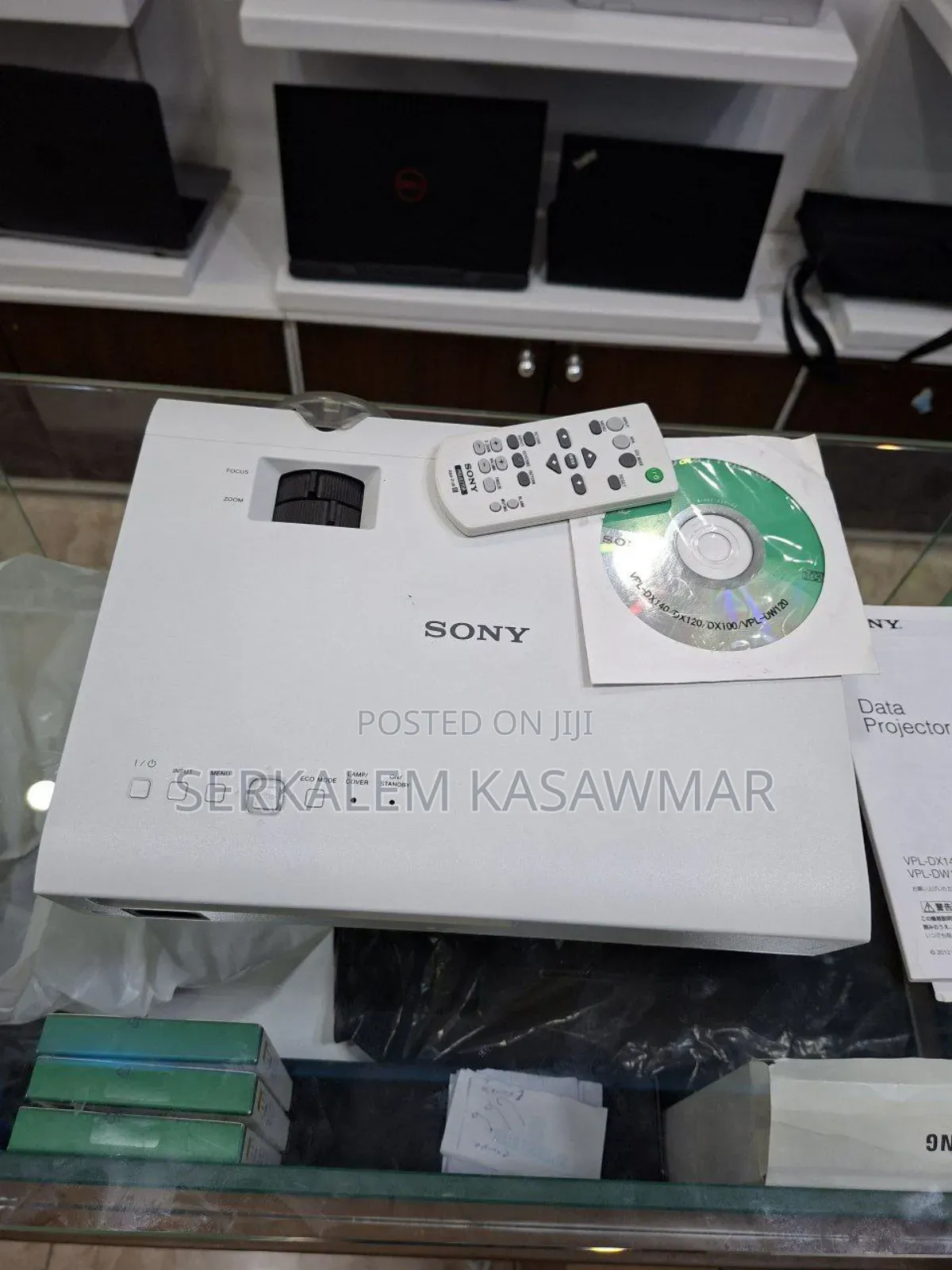 Brand New Sony Projector Model Name VPL-Dx100 W