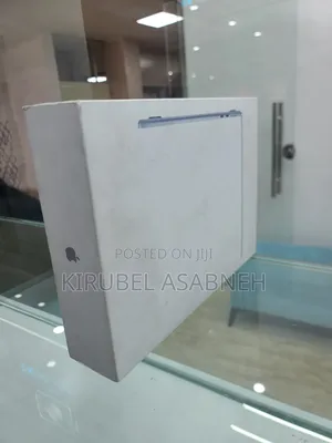 New Laptop Apple MacBook Air 2025 M4 13-Inch 16GB Apple M4 SSD 512GB