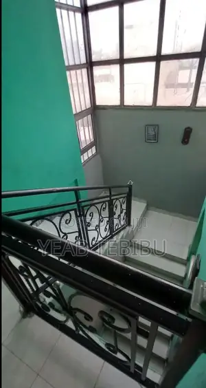 የሚሸጥ ጂ+1ቤት