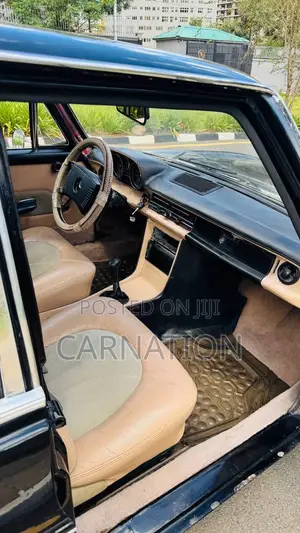 Mercedes-Benz E200 1971 Black