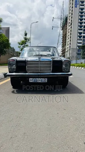 Mercedes-Benz E200 1971 Black
