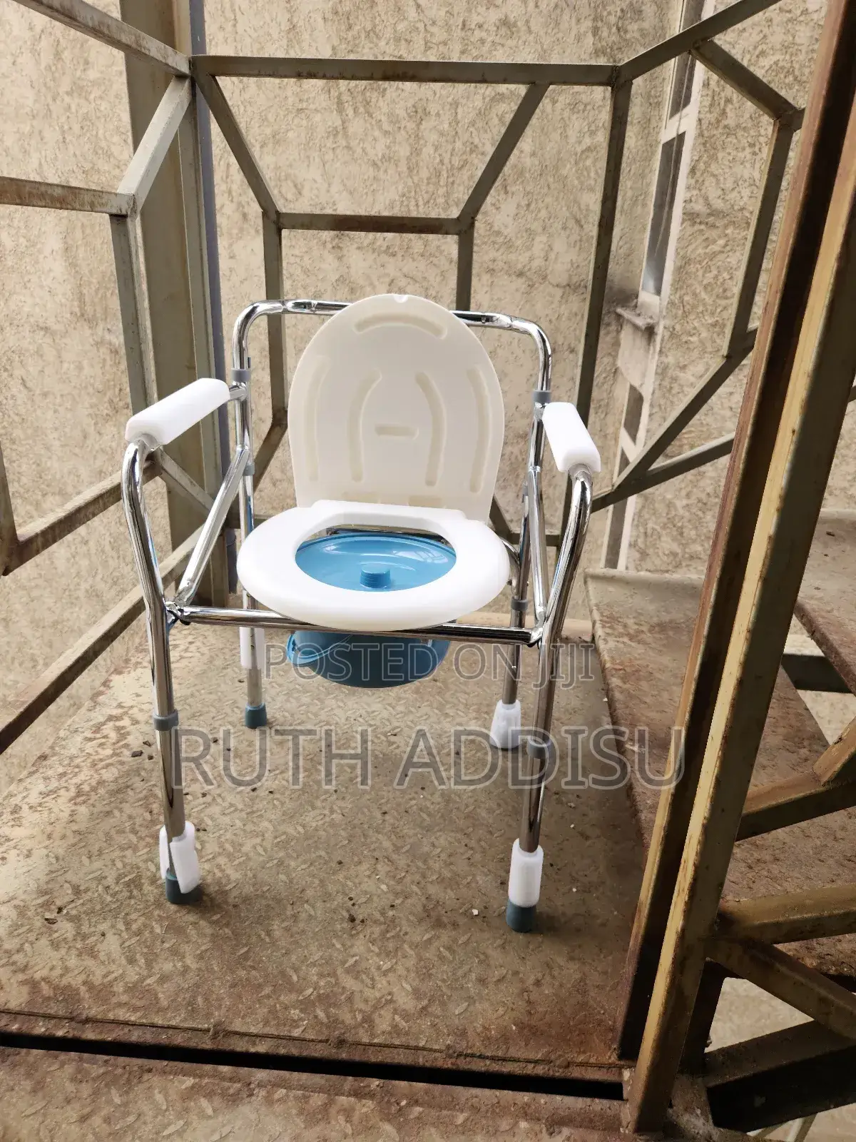 Commode Chair只要poty Chair畾坐heigh Quality Commode Chair New