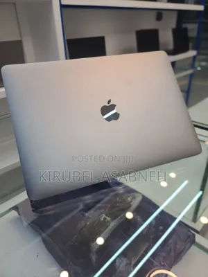 Photo - New Laptop Apple MacBook Pro 2019 8GB Intel Core I5 SSD 256GB