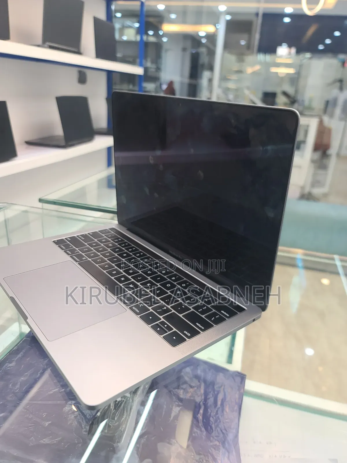 New Laptop Apple MacBook Pro 2019 8GB Intel Core I5 SSD 256GB