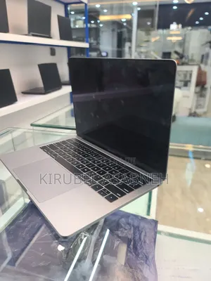 New Laptop Apple MacBook Pro 2019 8GB Intel Core I5 SSD 256GB