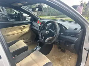 Toyota Yaris 2014 Silver