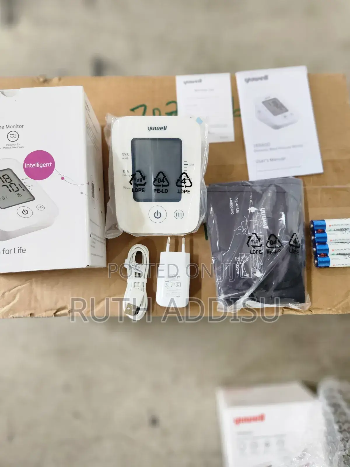 Digital Blood Pressuer Monitor前日basic Home Use Bp Monitor