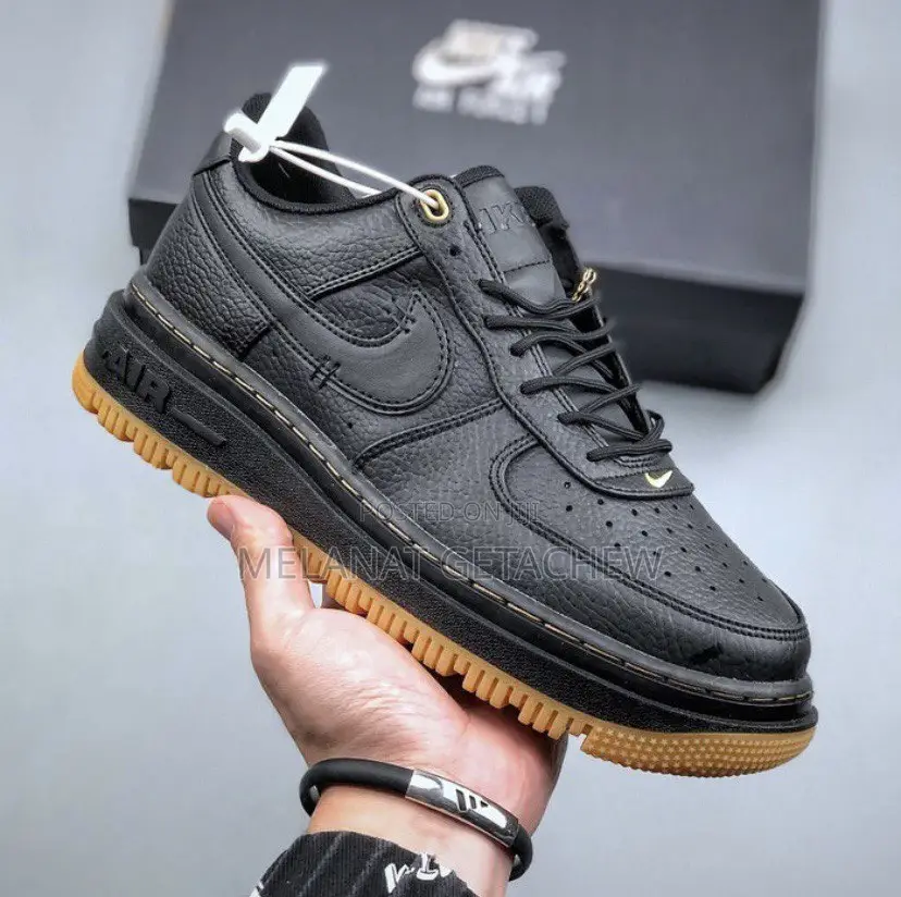 Nike Air Force 1 Luxe