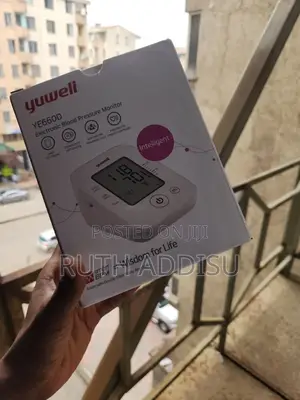 Photo - Digital Blood Pressuer Monitor災民digital Bp Monitor New