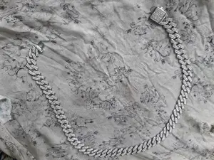 Photo - Silver Chain