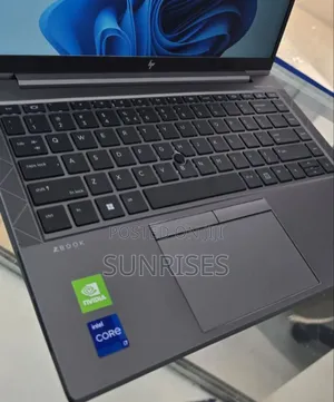 New Laptop HP ZBook Firefly G8 16GB Intel Core I7 SSD 512GB