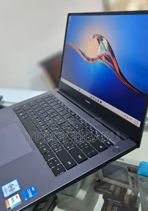 New Laptop Huawei MateBook 13 WRT-W19E 8GB Intel Core I5 SSD 512GB