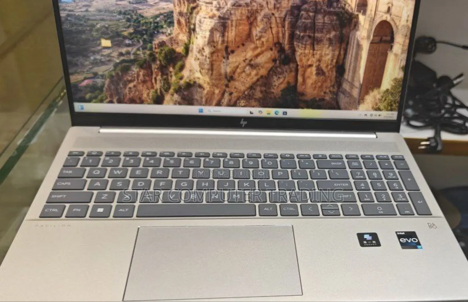 New Laptop HP Pavilion 17 16GB Intel Core I7 SSD 512GB