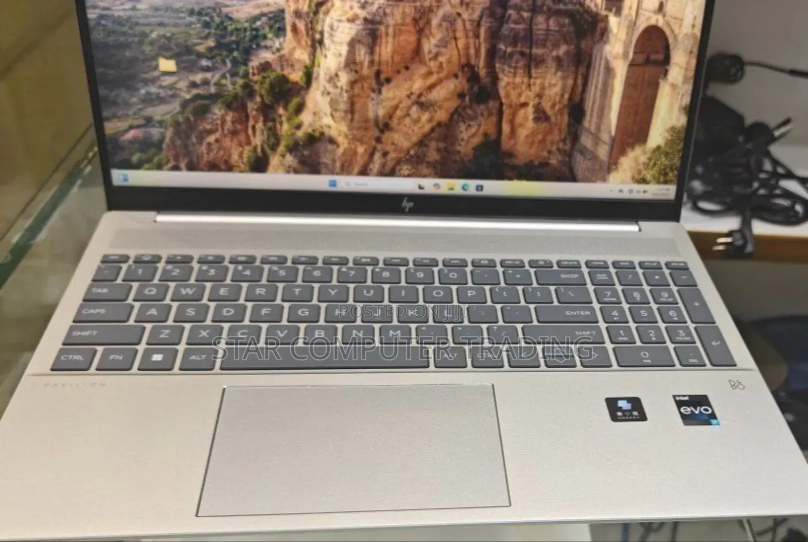 New Laptop HP Pavilion 17 16GB Intel Core I7 SSD 512GB