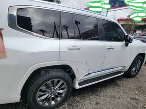 Toyota Land Cruiser 2022 White