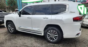 Toyota Land Cruiser 2022 White