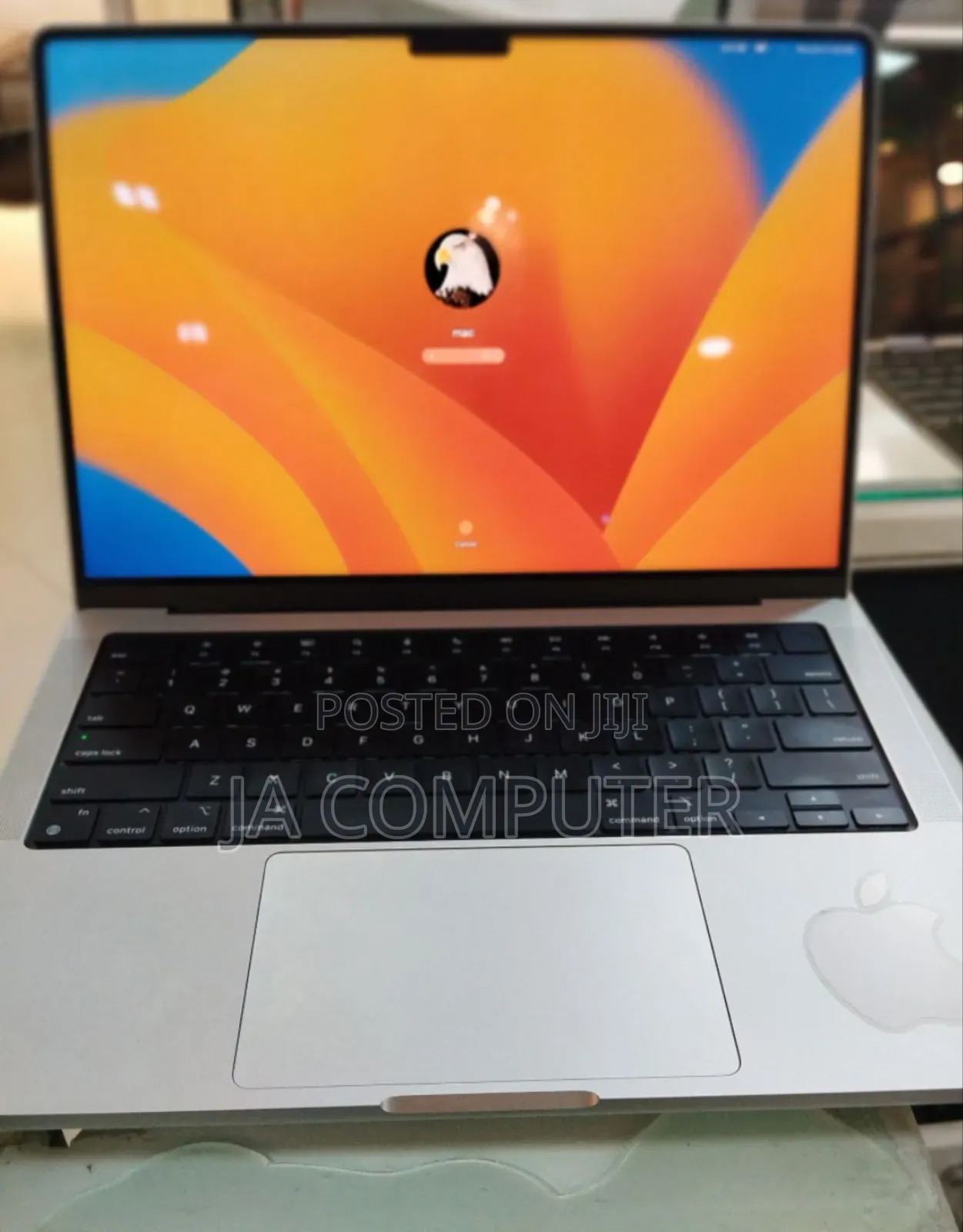 New Laptop Apple MacBook Pro M1 16GB Apple M1 Pro SSD 512GB