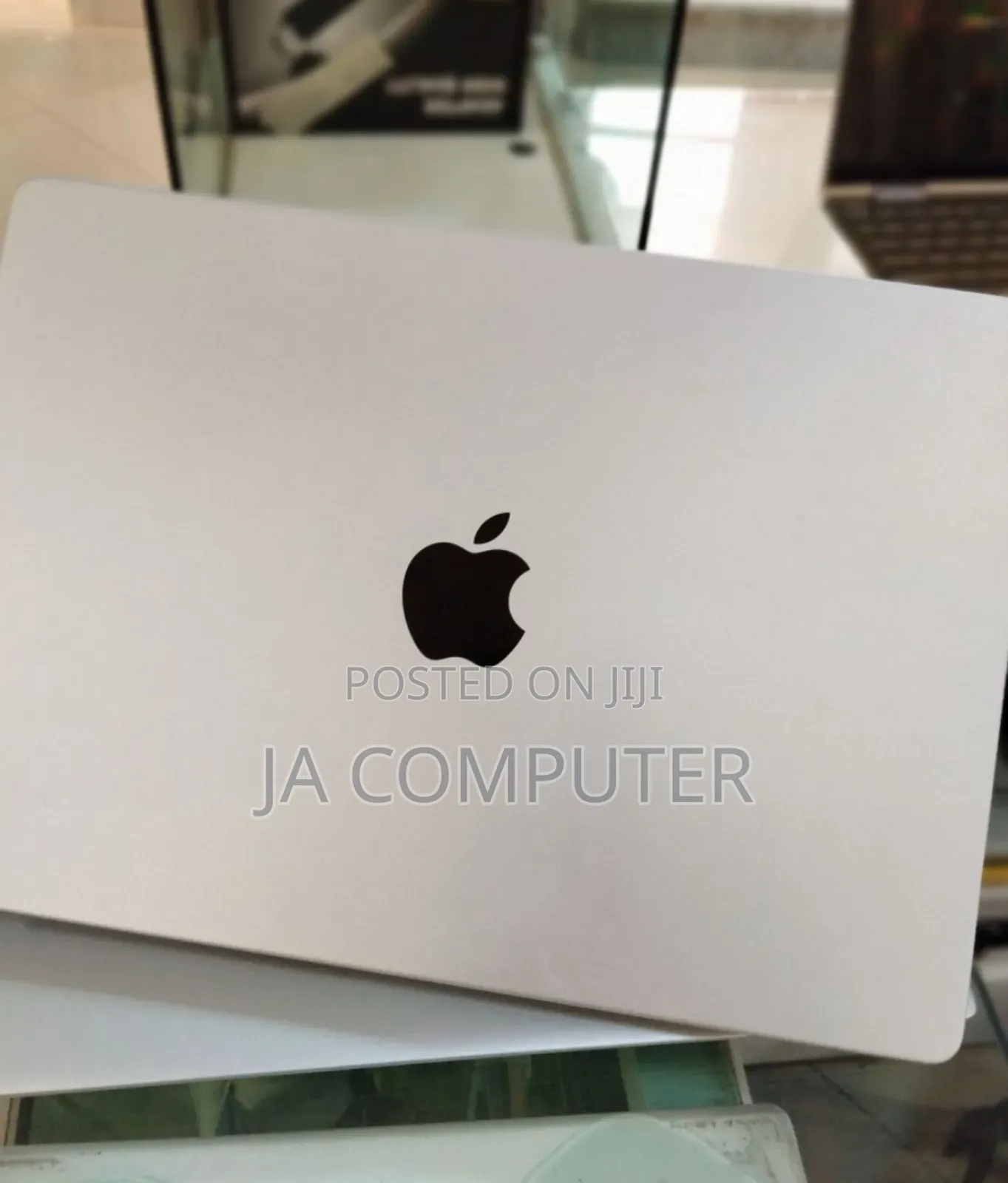 New Laptop Apple MacBook Pro M1 16GB Apple M1 Pro SSD 512GB